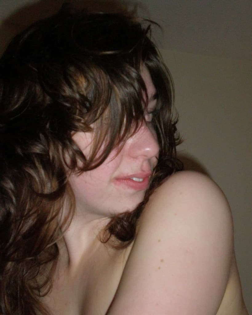 un gangbang à l'hôtel avec que des inconnus pour cette jeune anglaise