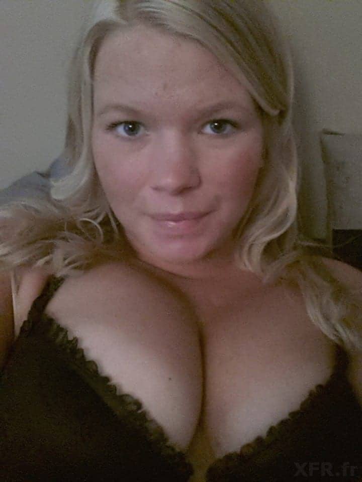 prestige : jolie suédoise en photos et vidéos avec son rabbit