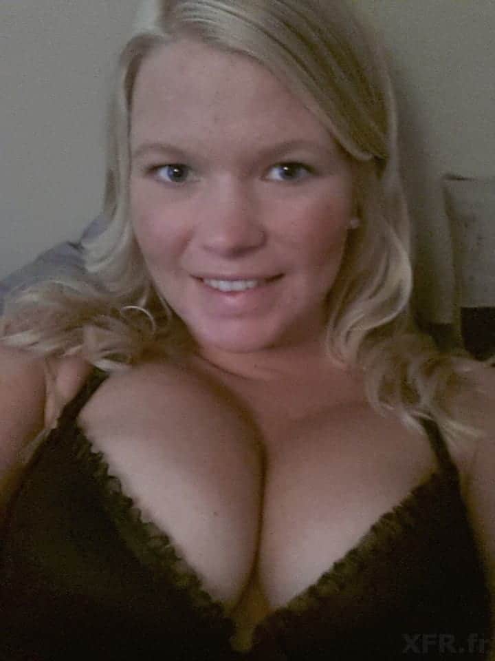 prestige : jolie suédoise en photos et vidéos avec son rabbit