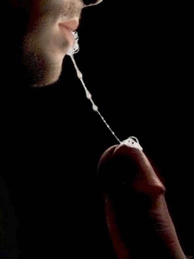 ils sont beaux ces hommes avec leur queue dressée et leur cul serré