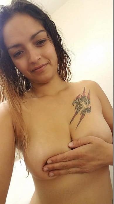 la teen a la chatte pleine de sperme et de mouille