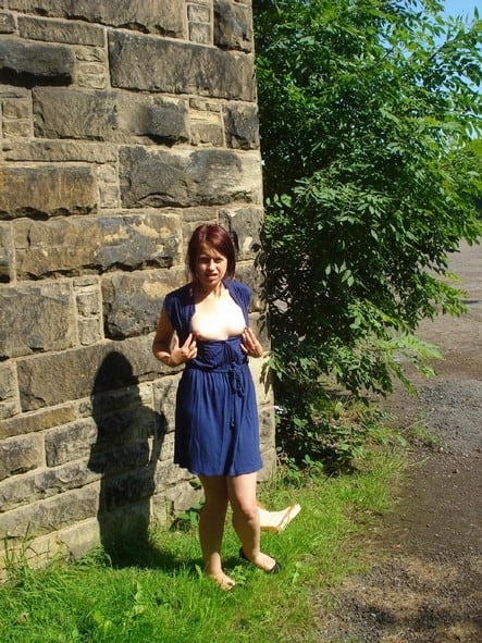 weekend de fin d'année et exhibition pour jeune femme chaude