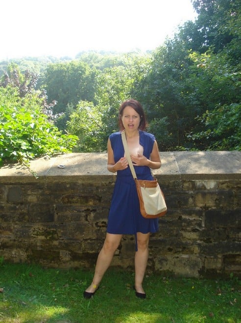 weekend de fin d'année et exhibition pour jeune femme chaude