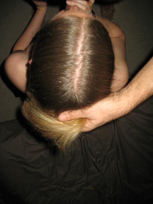 une mère de famille qui aime sucer une bonne bite