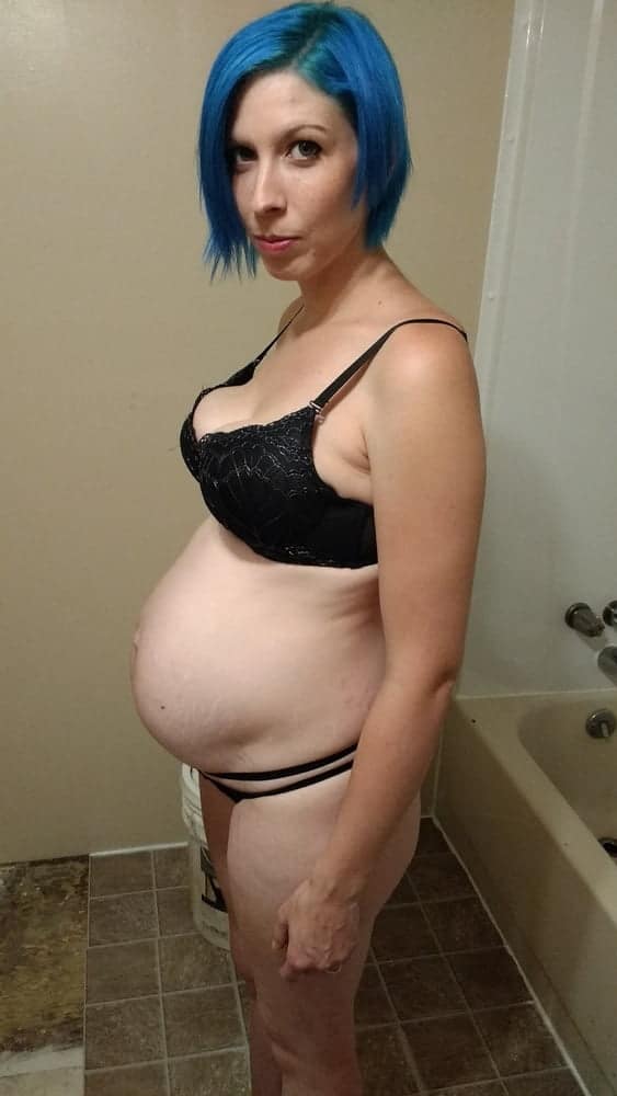 photos intimes de la femme enceinte chaude qui aime la bite et le foutre