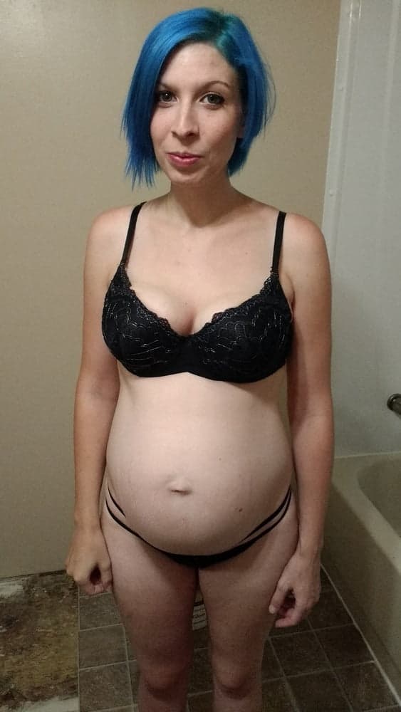 photos intimes de la femme enceinte chaude qui aime la bite et le foutre