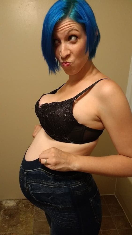 photos intimes de la femme enceinte chaude qui aime la bite et le foutre