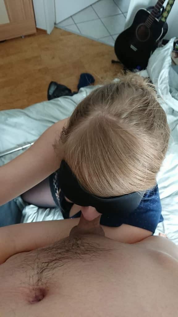 soumise et heureuse de l'être, jf expose son corps aux français