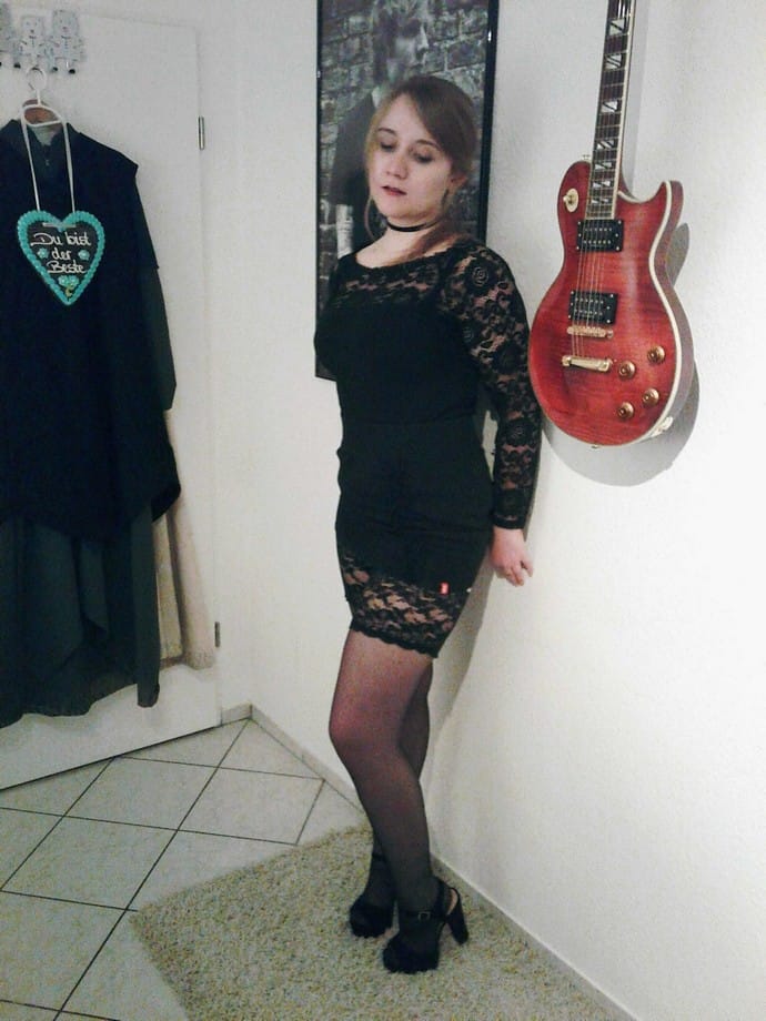 soumise et heureuse de l'être, jf expose son corps aux français