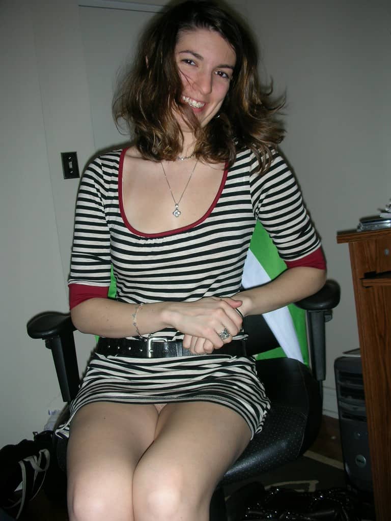 dernières photos sexy de notre brunette nocturne