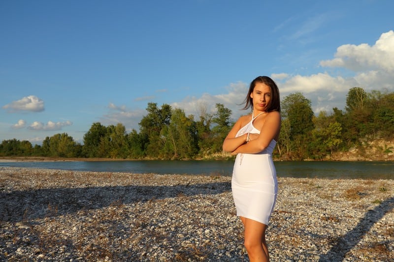 magalie l'hôtesse de téléphone rose envoie des photos sexy