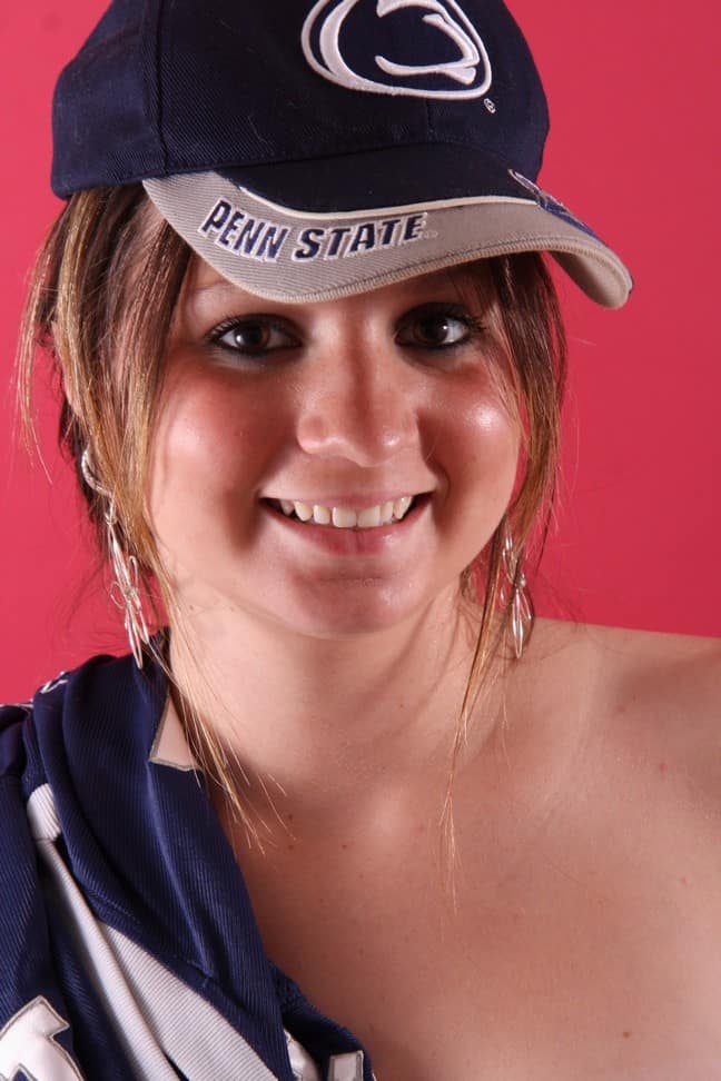 jeune fille potelée de 19 ans fais un shooting photo sexy