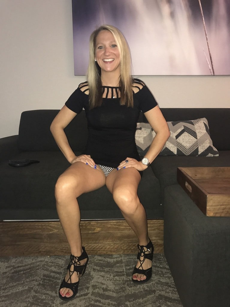 milf blonde partage ses photos intimes pour la première fois