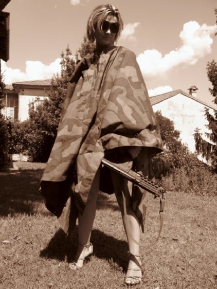 nouvelle exhibition publique d'une femme mature italienne