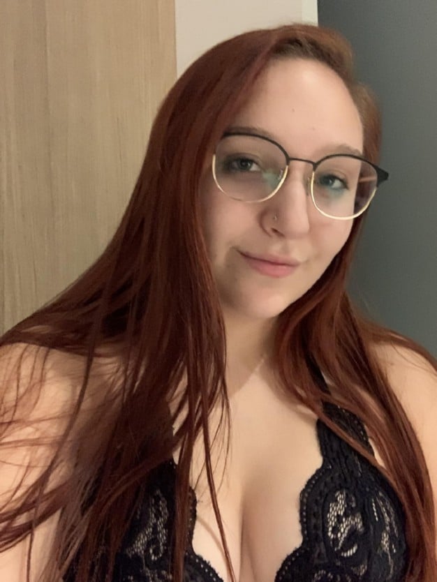 jf ronde complexée fait ses premières photos coquines