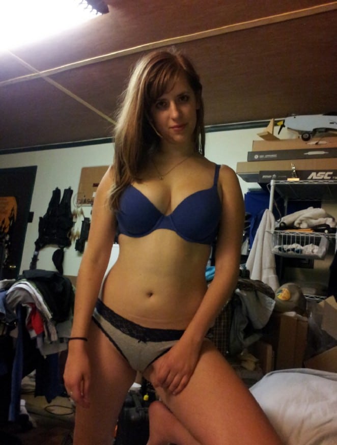 jf aux seins laiteux aime le sperme et se faire baiser