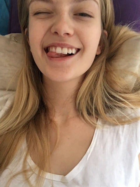 blonde folle de sperme partage ses photos première partie