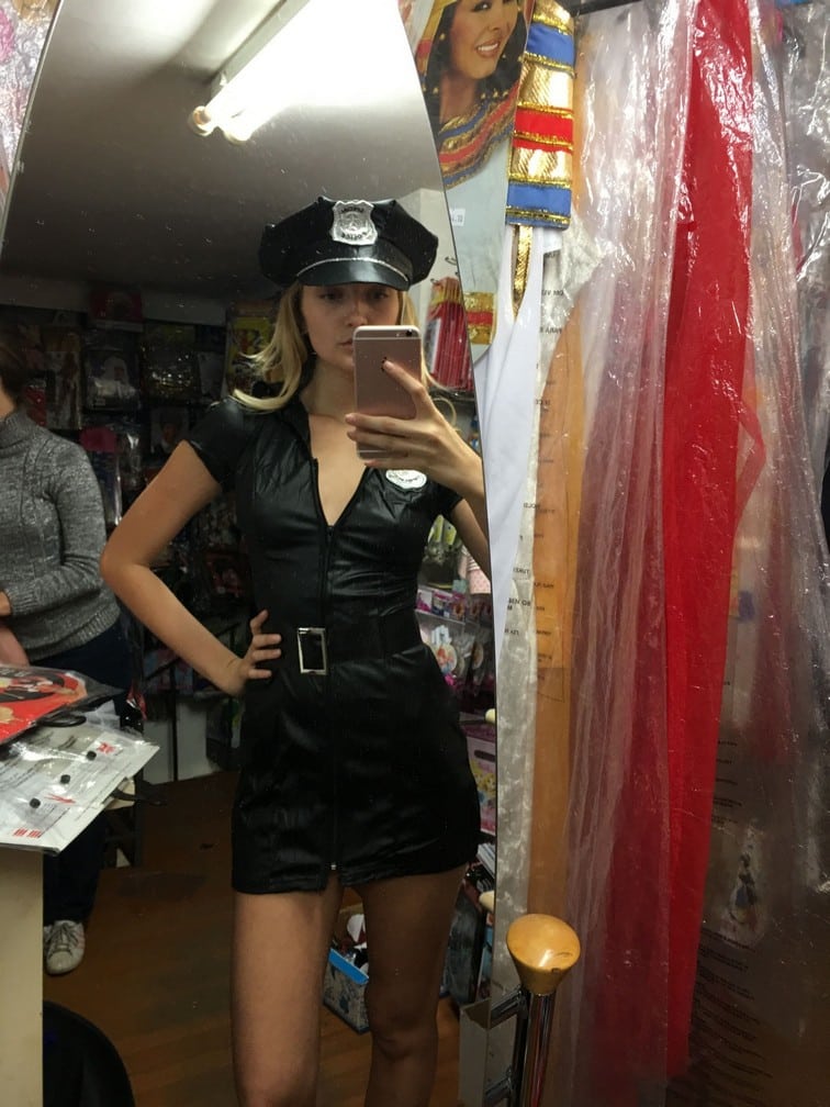 blonde folle de sperme partage ses photos première partie