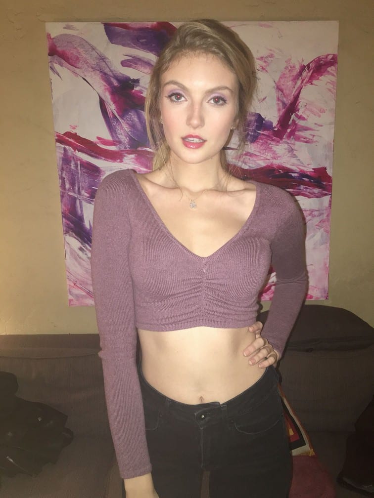 blonde folle de sperme partage ses photos première partie