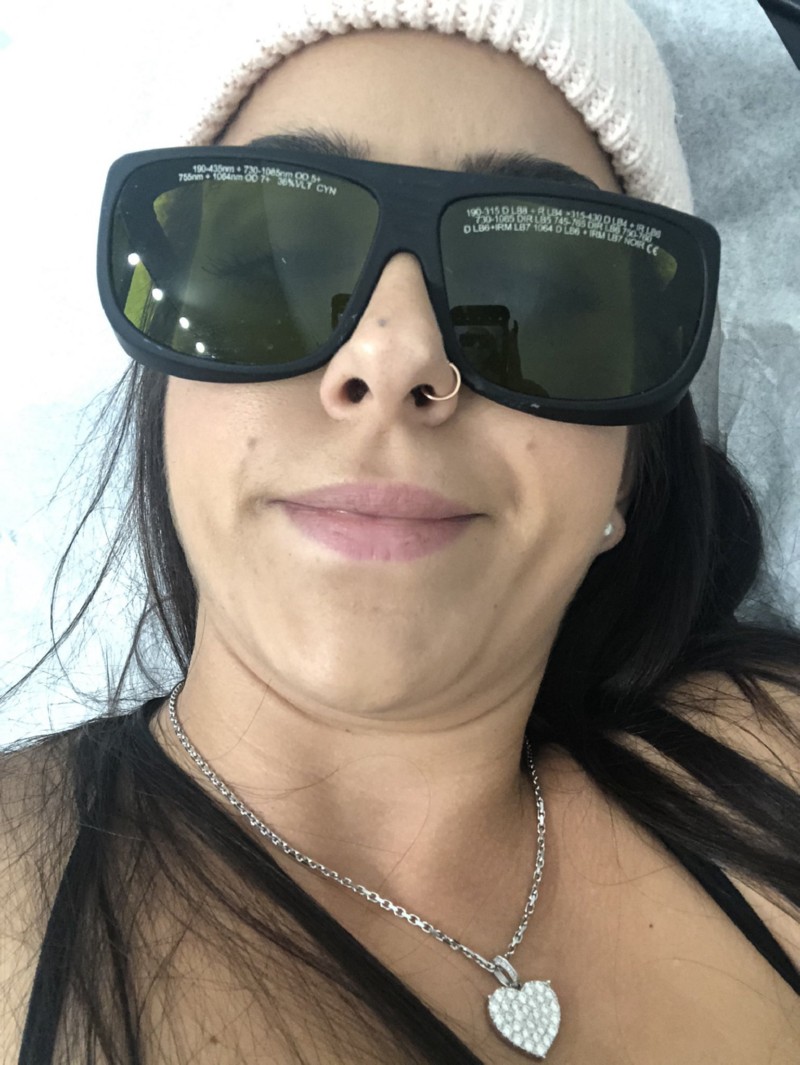 brunette aux gros nichons plus soft mais chaud quand même !!!