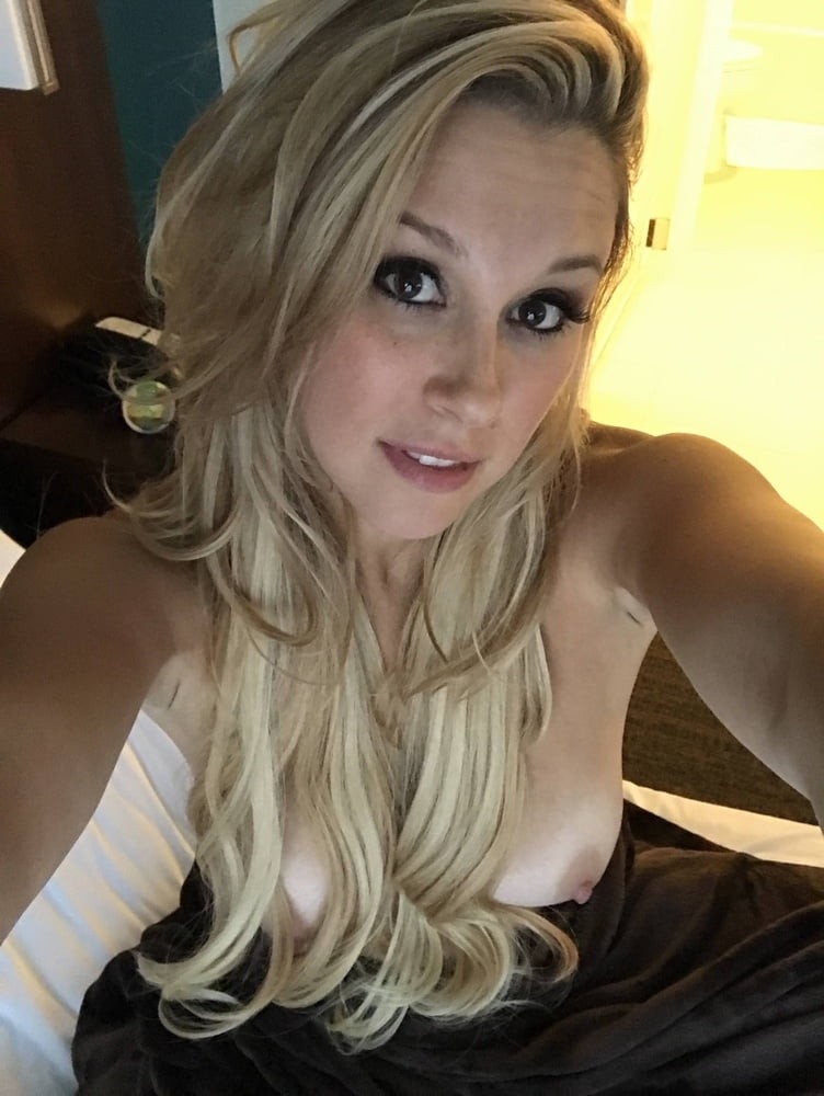 jf pulpeuse lâche quelques photos de son album privé coquin seconde partie