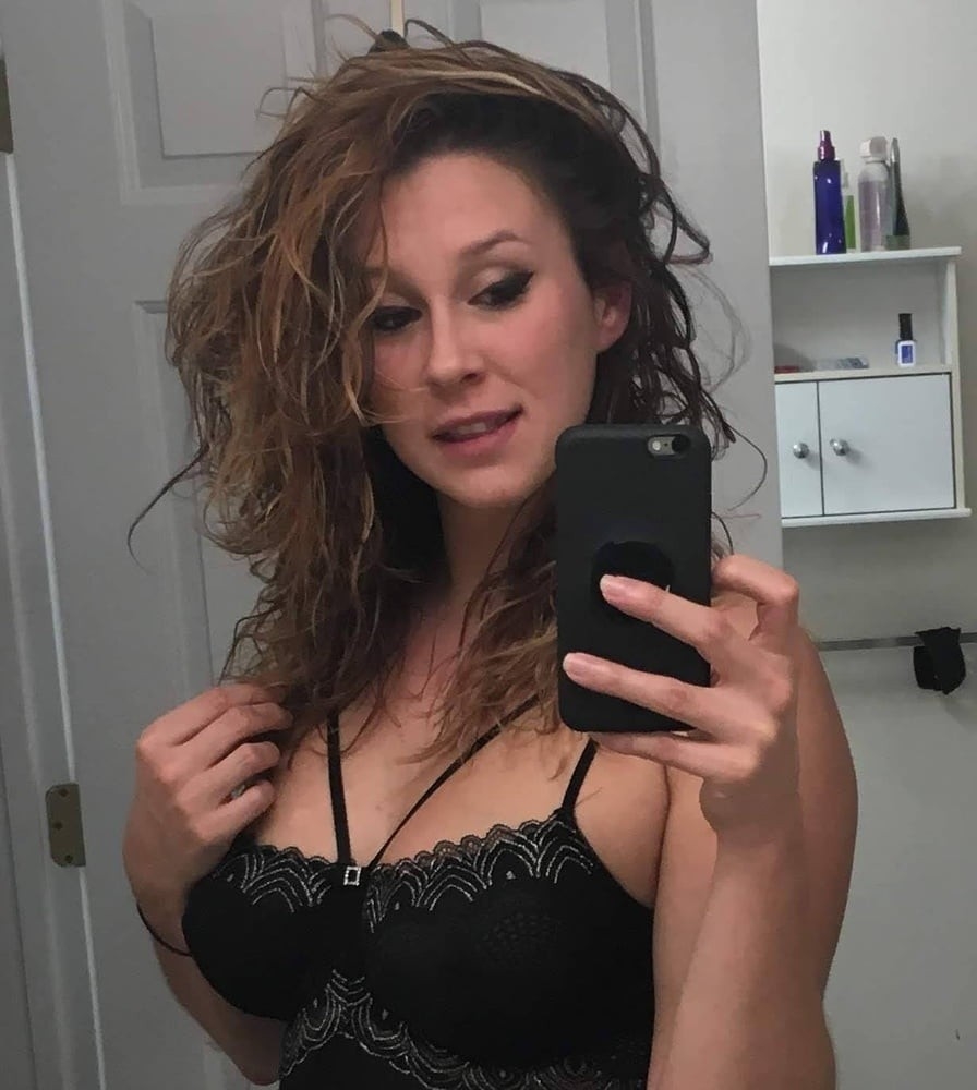 jf pulpeuse lâche quelques photos de son album privé coquin seconde partie