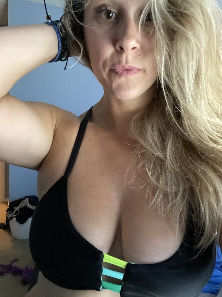 jf pulpeuse lâche quelques photos de son album privé coquin seconde partie