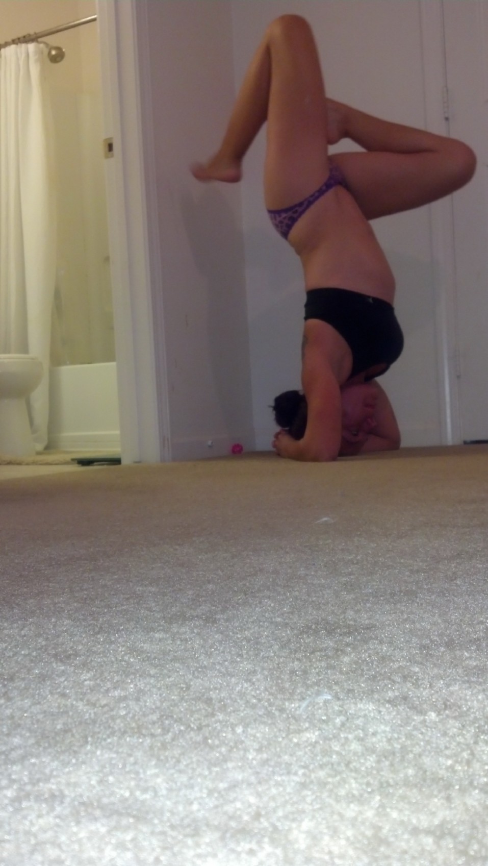 femme mature souple nous montre ses positions favorites