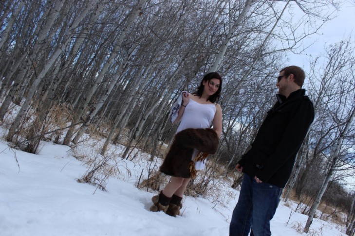 canadienne aime l'exhibition et le prouve avec des photos hot en plein air