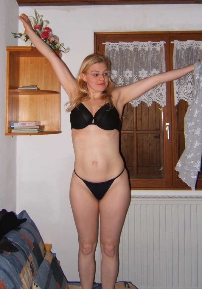 gros nichons et poilue de la chatte elle a excité mon mari !