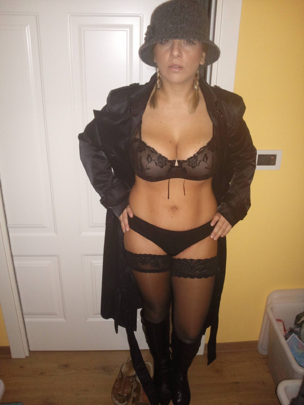 une beurette débarque sur le blog avec de jolies photos charnues