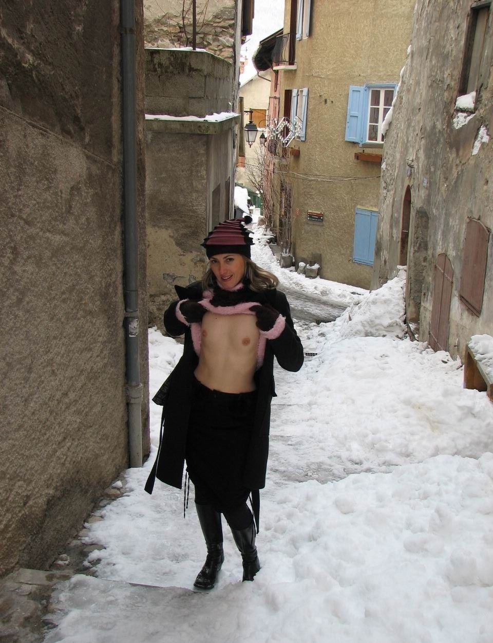 femme mature fait des exhibes partout en europe et en toutes saisons partie 4