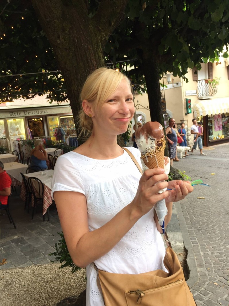 blonde amatrice de bites et de sperme troisième partie