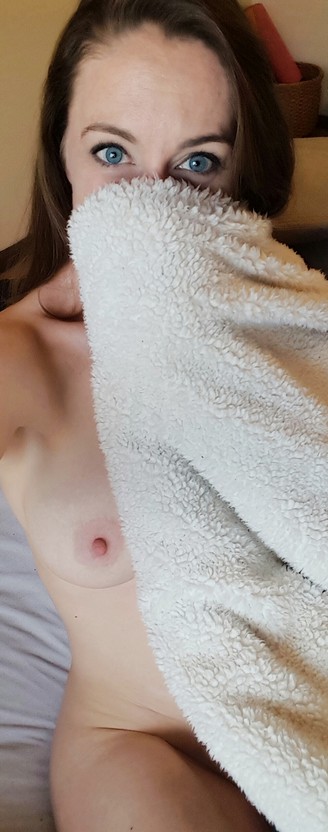 milf brune partage ses photos perso intimes et sexy soft