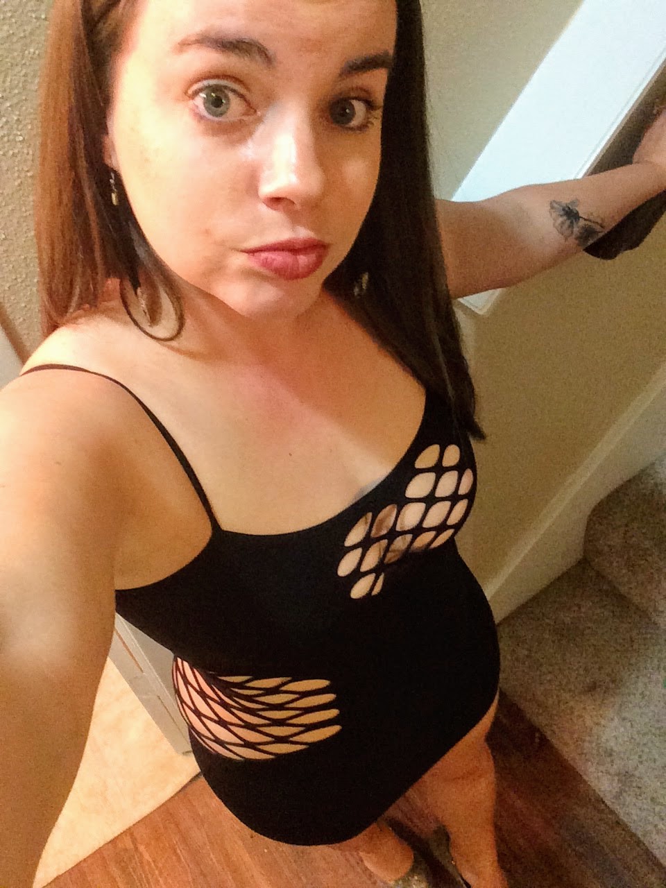 la pulpeuse finit par se faire prendre son gros cul