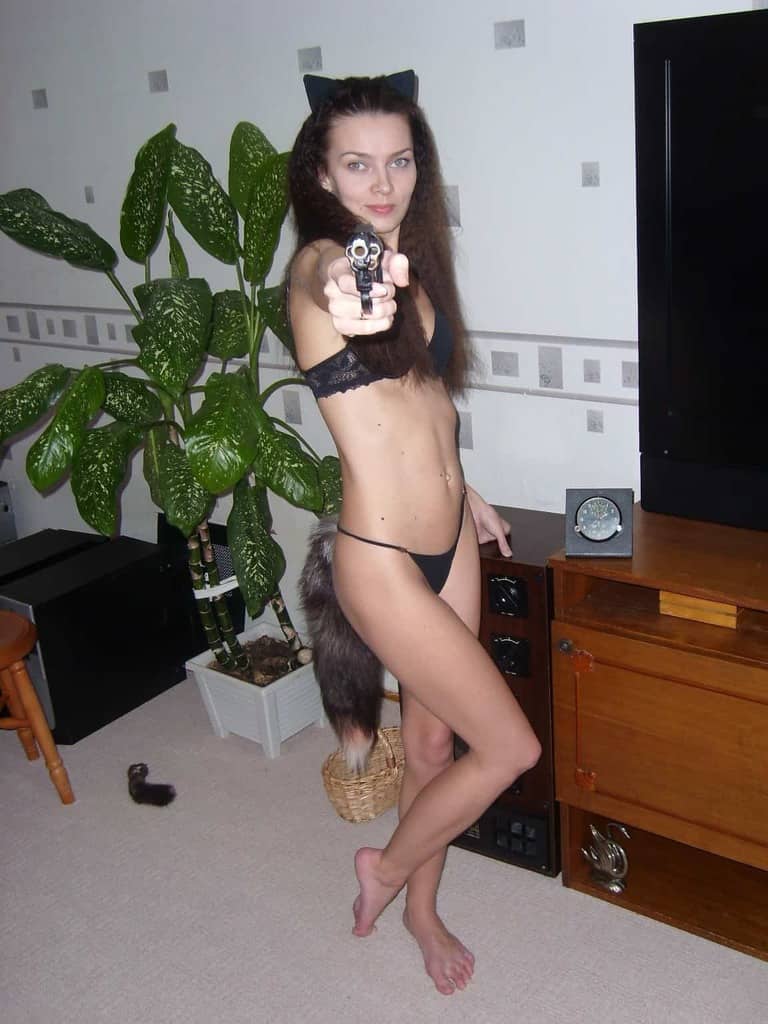 la coquine de 25 ans devient dangereuse sexuellement et autrement ;)