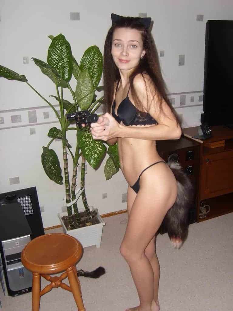 la coquine de 25 ans devient dangereuse sexuellement et autrement ;)