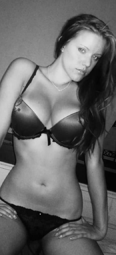 candice c'est une pure coquine sexy qu'on aime sur le blog