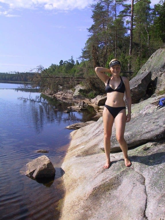 jeune allemande aux taches de rousseurs partage ses photos privées