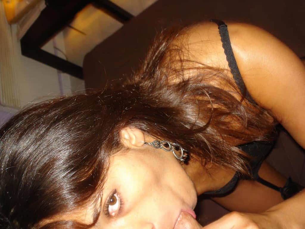 sperme et sodomie pour le final de la baise entre deux copines et un mec